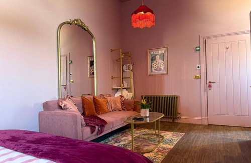 Troon Apartment | The Lillie @ The Bank by Coorie Doon Stays