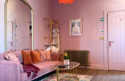 Troon Apartment | The Lillie @ The Bank by Coorie Doon Stays