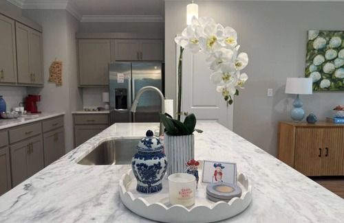 Oxford Condo | The Lily Loop Retreat