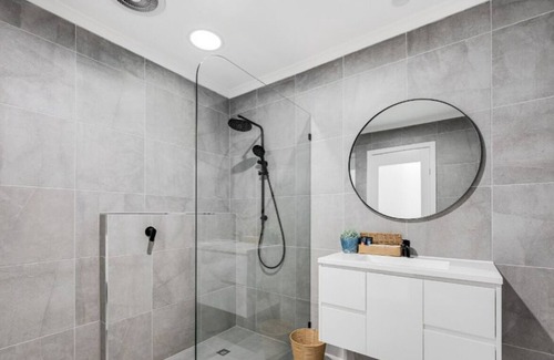 Yahl House | The Limestone House