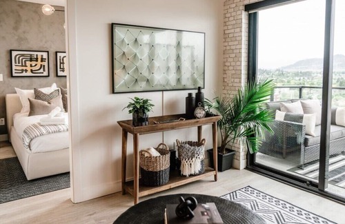 Downtown Kelowna Condo | The Lincoln - Downtown