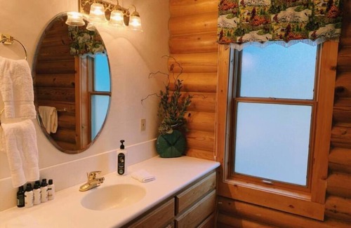 Greer Cabin | The Lincoln Log Lodge