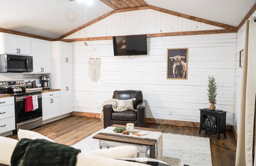 South Bloomingville Cabin | The Lincoln Cabin in Hocking Hills
