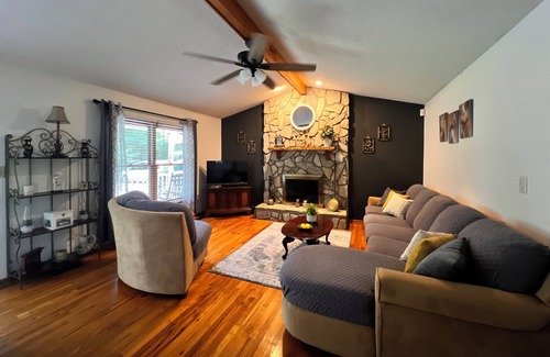 Boger City House | The Lincolnton Bungalow! Just 15 minutes from Lake Norman.