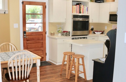 Crisp Cottage | The Lindell House Fully handicapped equipped country cottage