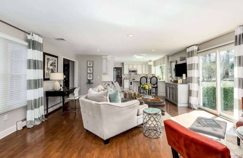 Wading River House | The Lindsay Luxurious Estate: Heated Pool, Hot Tub