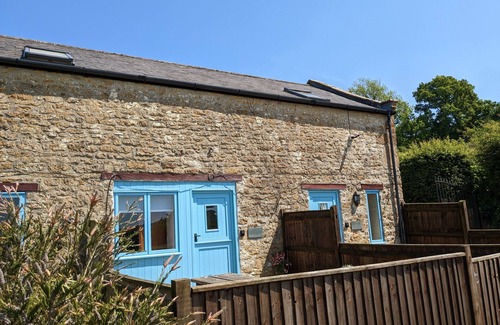 West Compton Cottage | THE LINHAY, pet friendly, character holiday cottage in Bridport