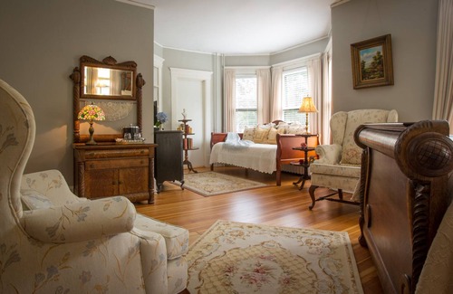 Historic Montford Bed & Breakfast | The Lion and the Rose B&B
