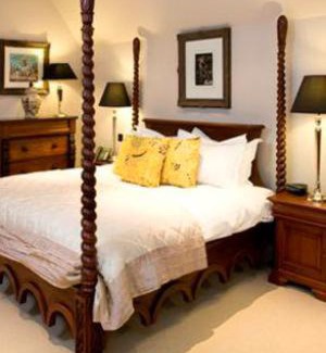 Chelmsford Hotel | The Lion Inn