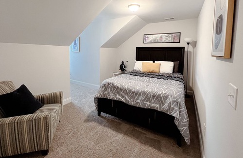 Fayetteville House | The Lion's Den- a Family & Pet-friendly home w/Massaging Bed, Fireplace & Games,