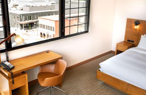 Downtown Eau Claire Hotel | The Lismore Hotel Eau Claire - a DoubleTree by Hilton