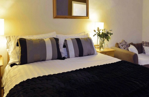 Litcham Bed & Breakfast | The Litcham Bull Inn