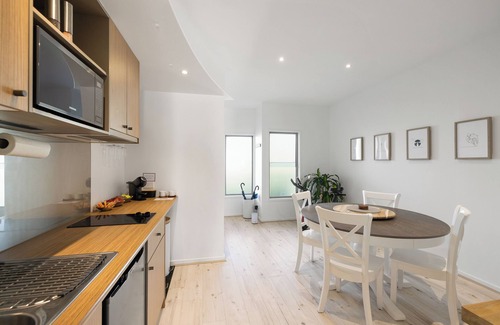 Cowes Apartment | The Lite House