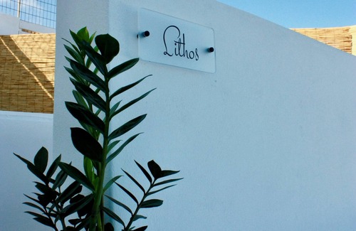 Fira Villa | The Lithos Villa | The Perfect retreat to enjoy the immense beauty of Santorini