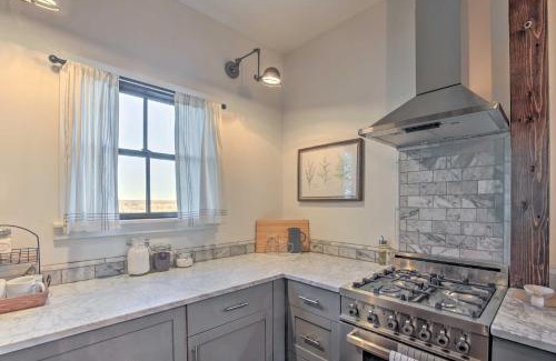 Castroville House | The Little Alsatian House 18 Miles to San Antonio