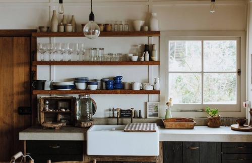 Great Mackerel Beach Cottage | The Little Black Shack