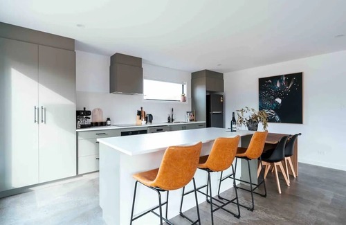 Weymouth House | The Little Black Shack