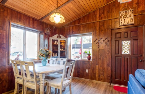 Woodlands House | The Little Cabin That Could - Get Cozy in Big Bear!