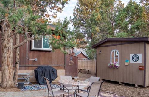 Woodlands House | The Little Cabin That Could - Get Cozy in Big Bear!