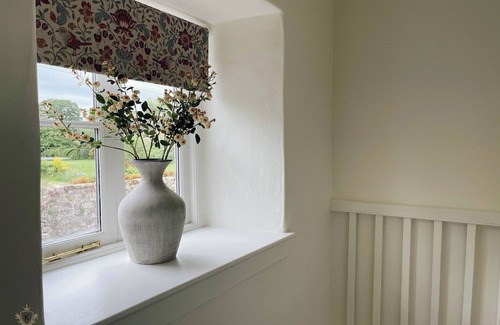 West Tanfield Cottage | The Little Chantry 14th Century Cottage Hot Tub Pet Friendly