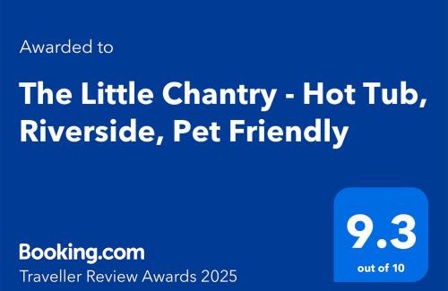 West Tanfield House | The Little Chantry - Hot Tub, Riverside, Pet Friendly