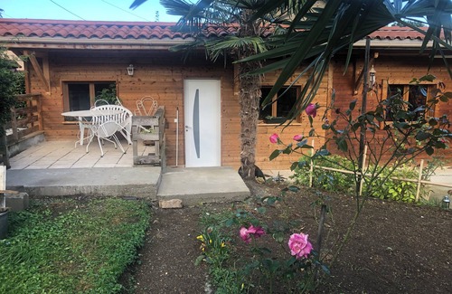 Juzet-d'Izaut Ski Chalet | The little cottage on the road to Santiago de Compostela.