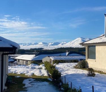 Lake Tekapo House | The Little Cottage
