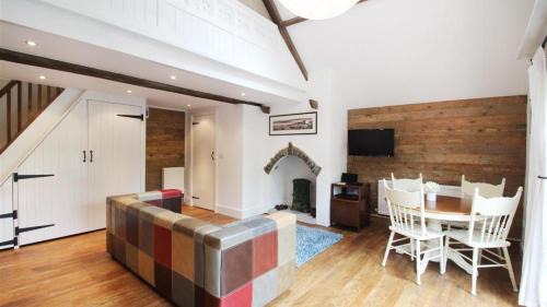 Parkmill Apartment | The Little Forge