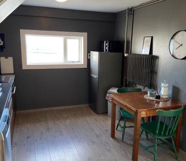 Innri-Njarthvik House | The Little Guesthouse Downtown - Keflavik Airport