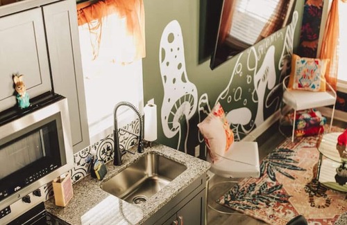 Lincoln House | The Little house W/ Pool & Spa