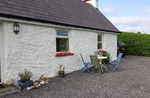Crowkeeragh Cottage | The Little Irish Cottage on the Wild Atlantic Way - experience the real Ireland.