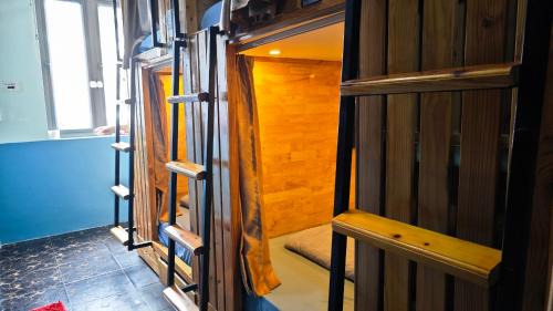 Cat Hai Hostel | The Little Leaf Hostel - Restaurant and Rooftop Bar