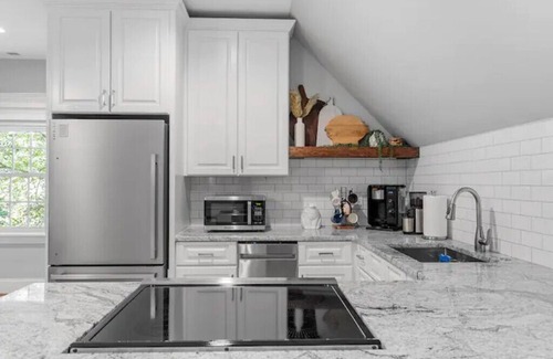 North Raleigh House | The Little Oak City Sanctuary. Centrally Located