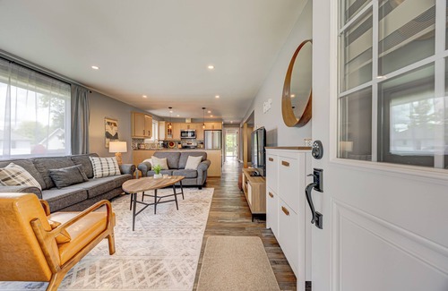 Fenelon Falls House | The Little Red Cottage - Ideal for long stays!