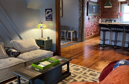 Ashland Apartment | The Little Red Hen InnnDowntown Ashland
