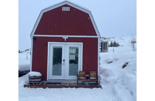 Lava Hot Springs House | The Little Red Barn in Lava! Scenic & Farm Vibes!