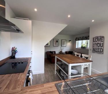 Marlow House | The Little Thatch - Close to Marlow and Henley