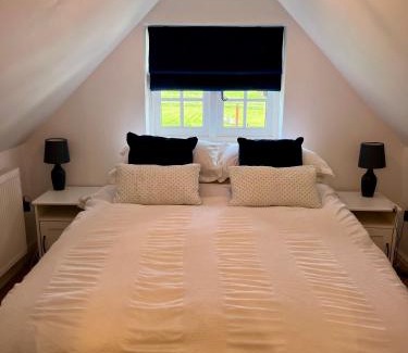 Marlow House | The Little Thatch - Close to Marlow and Henley