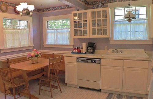 Murphys Cottage | The Little Yellow Cottage