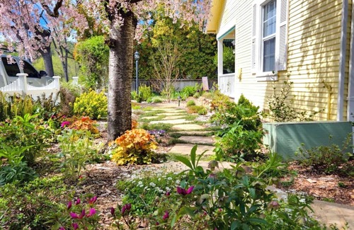 Murphys Cottage | The Little Yellow Cottage