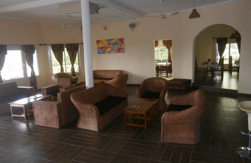 Bonadikombo Hotel | The LK Hotel