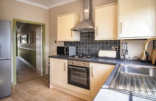 Troon Cottage | The Loans Inn Cottage
