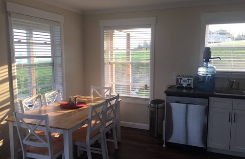 Boularderie House | The Lobster House -Lower Level Unit Only- - 2 BR, Pet Friendly