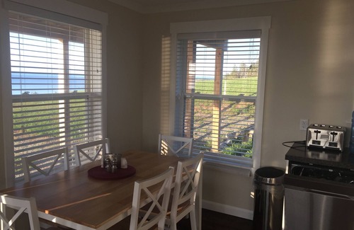 Boularderie House | The Lobster House -Lower Level Unit Only- - 2 BR, Pet Friendly