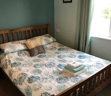 Marloes Hotel | The Lobster Pot