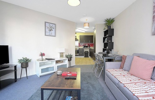 Restalrig Apartment | The Lochend Two Bedroom Residence is a bright spacious apartment in Edinburgh.