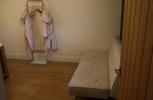 East Harling Apartment | The Lodge - 2 acres of garden with hot tub and fire pit and BBQ