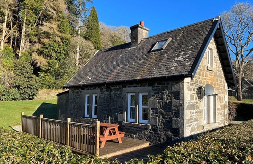 Lochgilphead Cottage | The Lodge - a lodge that sleeps 6 guests in 3 bedrooms