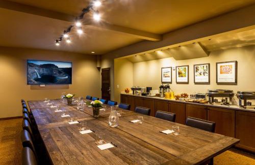 South Richland Hotel | The Lodge at Columbia Point