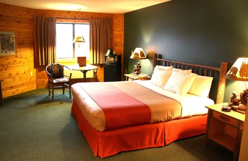 Siren Hotel | The Lodge at Crooked Lake